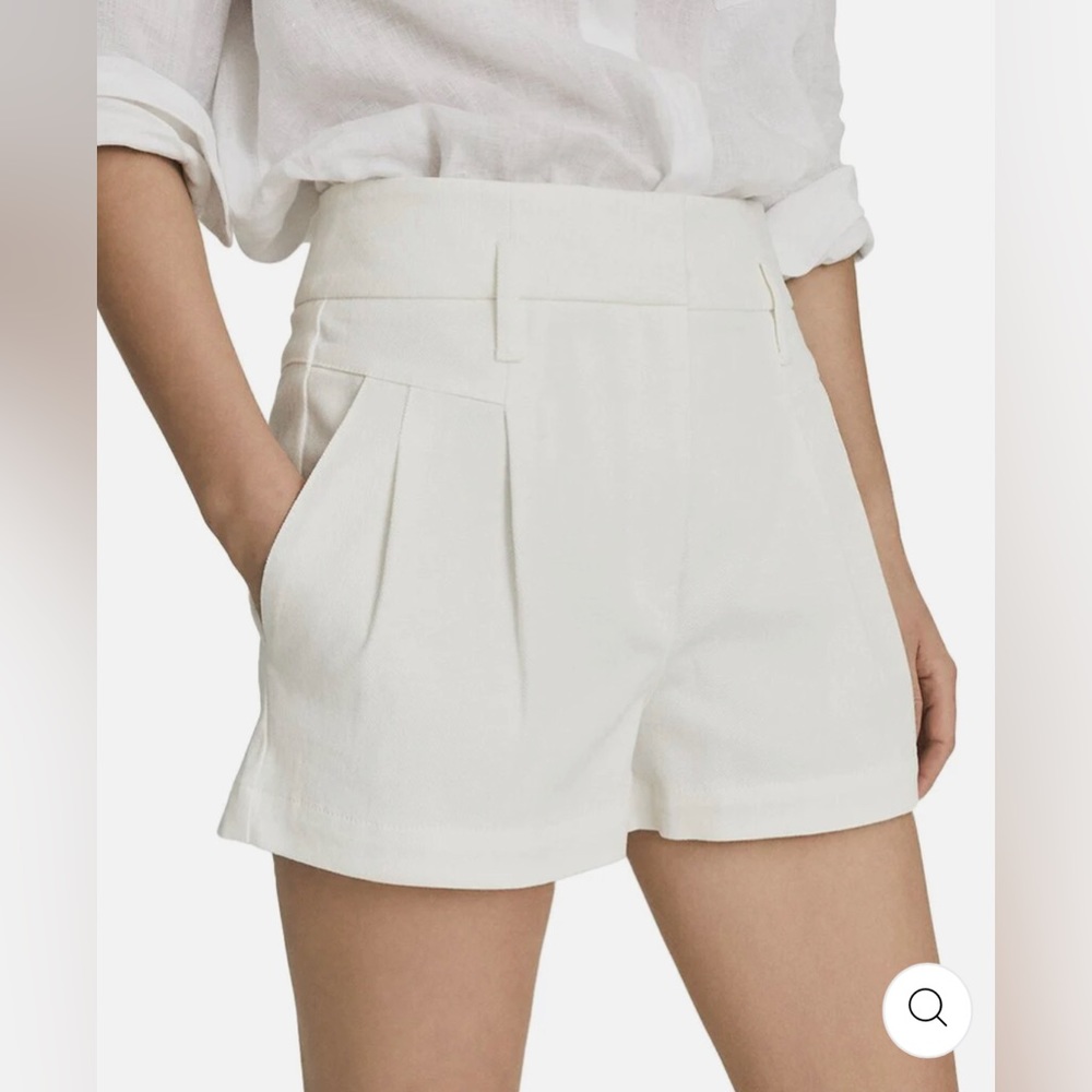 NWT REISS April-Cotton Pleat Front, White Shorts - UK 12 / US 8